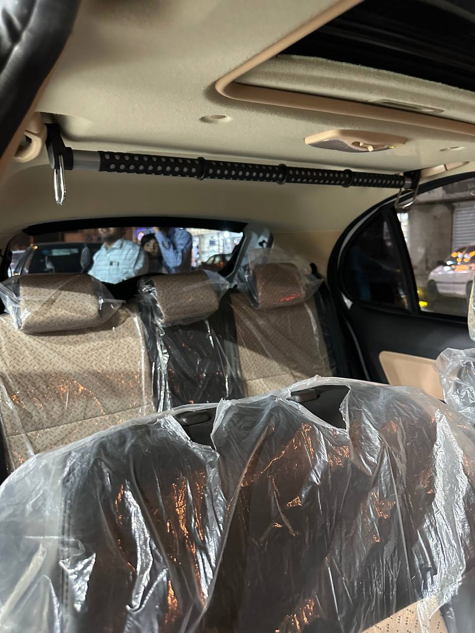 آویز لباس خودرو گرین لاین مدل Car Expandable Clothes Bar