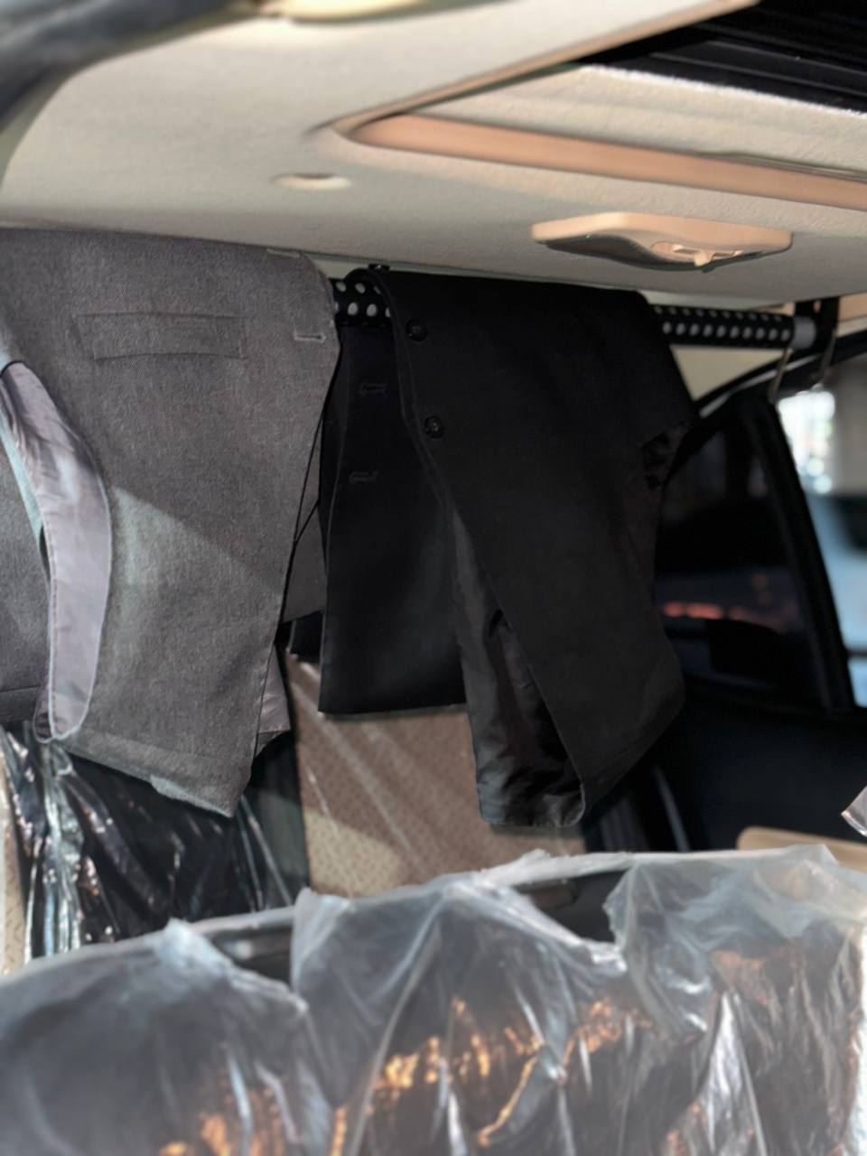 آویز لباس خودرو گرین لاین مدل Car Expandable Clothes Bar